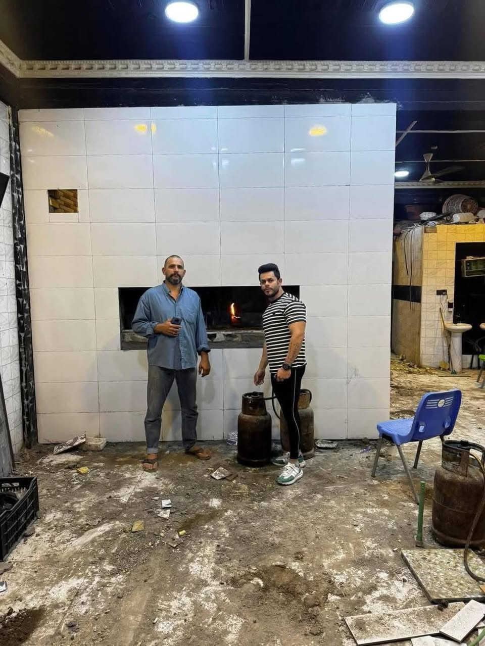 بسم الله الرحمن الرحيم 
يالله اسحاق وحسنين الكواز لبناء افران الصمون وافران البيتزا وتنانير الخبز وتنانير المندي 
مواصفات الفرن الصمون 
اولا كرك ستاوا كامل من اول صمون الى اخر صمونه 
ثانيا شرط حماوه الفرن جيده جدا بدون اصراف في الوقود 
ثالثا العركجين نشتغله بطين 
رابعا طابوك حراري تركي الاصلي شرط 
خامسا نعطي قياسات للفرن بحيث يعطي ستاو كامل للصمونه 
سادسا. باب الفرن من الوزن الثقيل ذمه
سابعا. مده العمل يومين 
يوجود لدينا كوادر مختصه في عمل الافران 
ثامنا ضمان الكوره ٣٠ سنه 
تاسعا. يوجود لدينا صيانه مجانيه للافران كل سنه احنه نتحمل كافه احتياجات الفرن 
             نعمل في جميع محافظات عراقنا الحبيب
هاي مهنتنه ومهنت اجدادنه 30 سنه في بناء الافران 
هاي ارقامنه واسعارنه مناسبه جدا
ارقامنه
***********
***********
