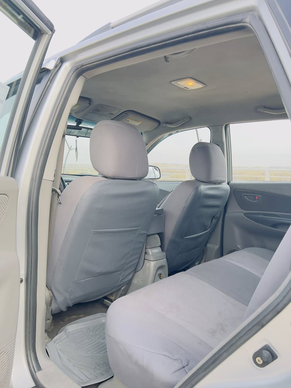 توكسن 2008للبيع 
دفع رباعي 
تدفئة تبريد 
كير محرك شرط 
تحويل شرط 
كاربون بانزين بيها 
لون رصاصي 
V6سلندر
جنوب الموصل حمام العليل 
سعره 120وبيها مجال 
اتصل ع رقم ***********
