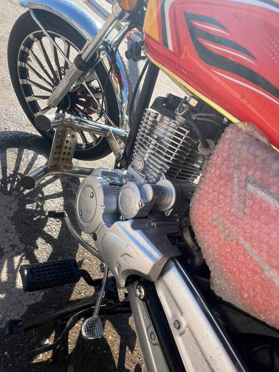 سلام عليكم دراجه للبيع موديل 2025 زيرو مكينه 200c جديده بعدها اوراق كامله شراي *********** مكان بغداد الحسينيه مال راشديه
