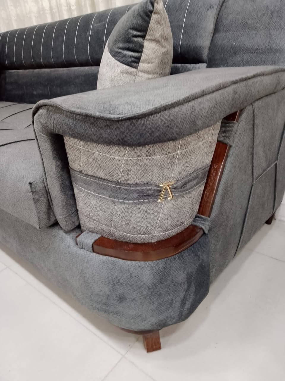 0796878429 
#_طقم_كنب_كورنر10مقاعد_تفصيل_كوالتي
إجديد وليس مستعمل
وخشب سويد سويد وزان ودهان جوزي
وقماش وتر بروف واسفنج دنلوب وقعده مريحه جدا
ومقعد متحرك سهل لغسيل
ومشغول بإتقان شغل تواصي اتقيل
جيب نجارك معك
والله يبارك لصاحب النصيب بسعر مغري جدا
خدمة التوصيل لبيتك


**إذا كنت صاحب هذا الإعلان وتريد حذفه لأي سبب، رجاءا أرسل رسالة إلى الدعم الفني**