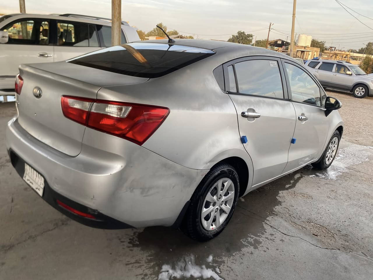 للبيع كيا ريو 2015 وارد خليجي 
كفاله عامه ضربه تبديل صبغ فتح بارد عدا الجراد بسيط
مكينه 1600 شرط كير حداديه تخم تاير تبريد كله شرط 
رقم مثنى مشروع وطني سنويته ل27 سياره جاهزه من كلشي 
السعر 89 وبي مجال لشراي 
***********
مكان السياره السماوه
