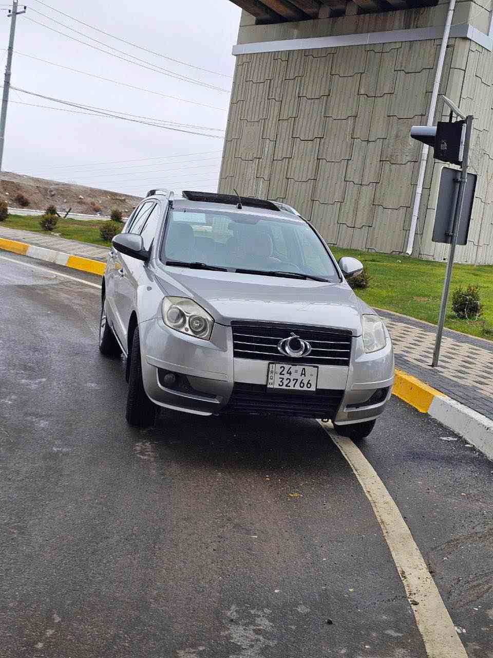 گێلی ئیمی گڕاند X7 مۆدیل 2014   بێ بۆیاخ  فول مواسەفاتە سلاییتە کوشین جلدە کوشین هیتەرا شاشە گەورەیە کامیڕایە پێشو پشتی حەساسە مەکینەو گێری بەشەرتە مەکینەی نەکرایەوە هەمو گیانی بەشەرتە تەنها یەک دوو شوێنی ساردی هەیە  150 هەزار ڕۆیشتوە  سەنەوی تاکو 2029 نوێیە
سعری ٧٨ وەرەقە و مەحامەلە 
*********** أربيل, العراق
