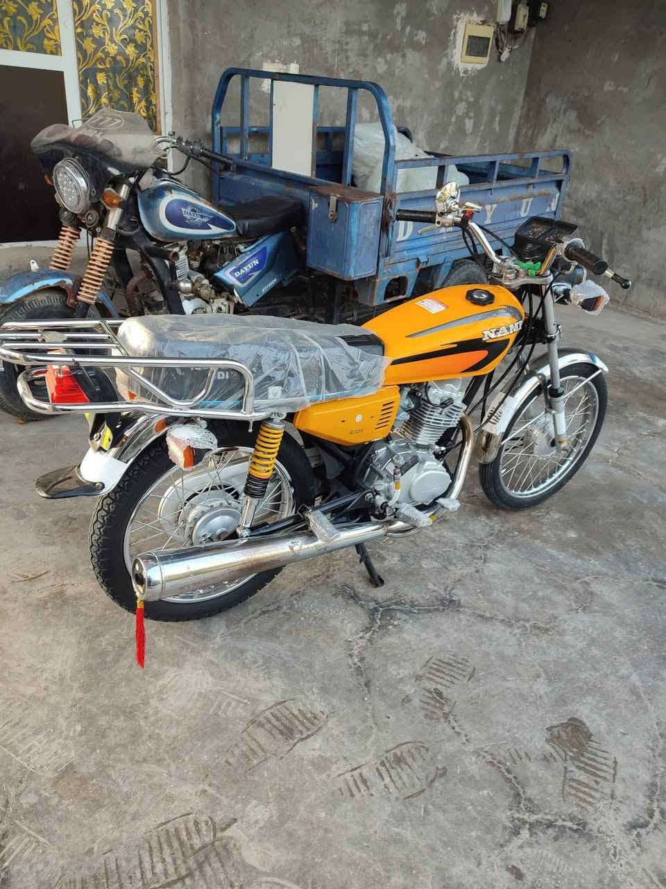 سلام عليكم دراجه نامه شلامجه سنويه دراجه خير من الله شغل وطلع مكفوله من كلشي وكلهه اصلي دراجه شاصي 13سنويه والباقي 24كله اصلي مكاني واسط السعر خاص  اي استفسار خاص ***********
