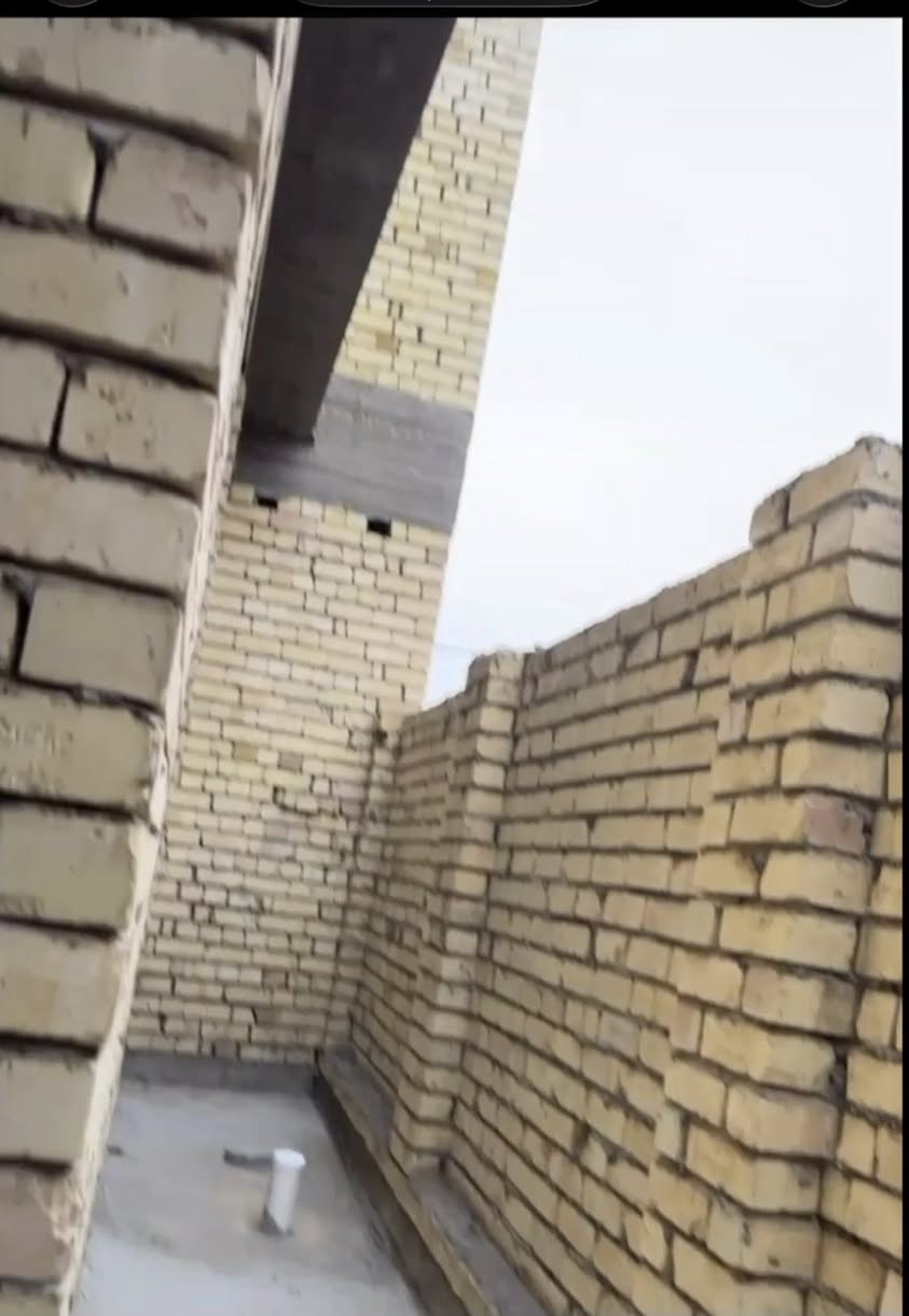 دار قيد الانشاء للبيع بتصاميم مميزا وخارطه مهتمه بادق التفاصيل 250 م طابو ملك صرف السعر 295 قابل للتفاوض للاستفسار اتصال وتساب ***********
