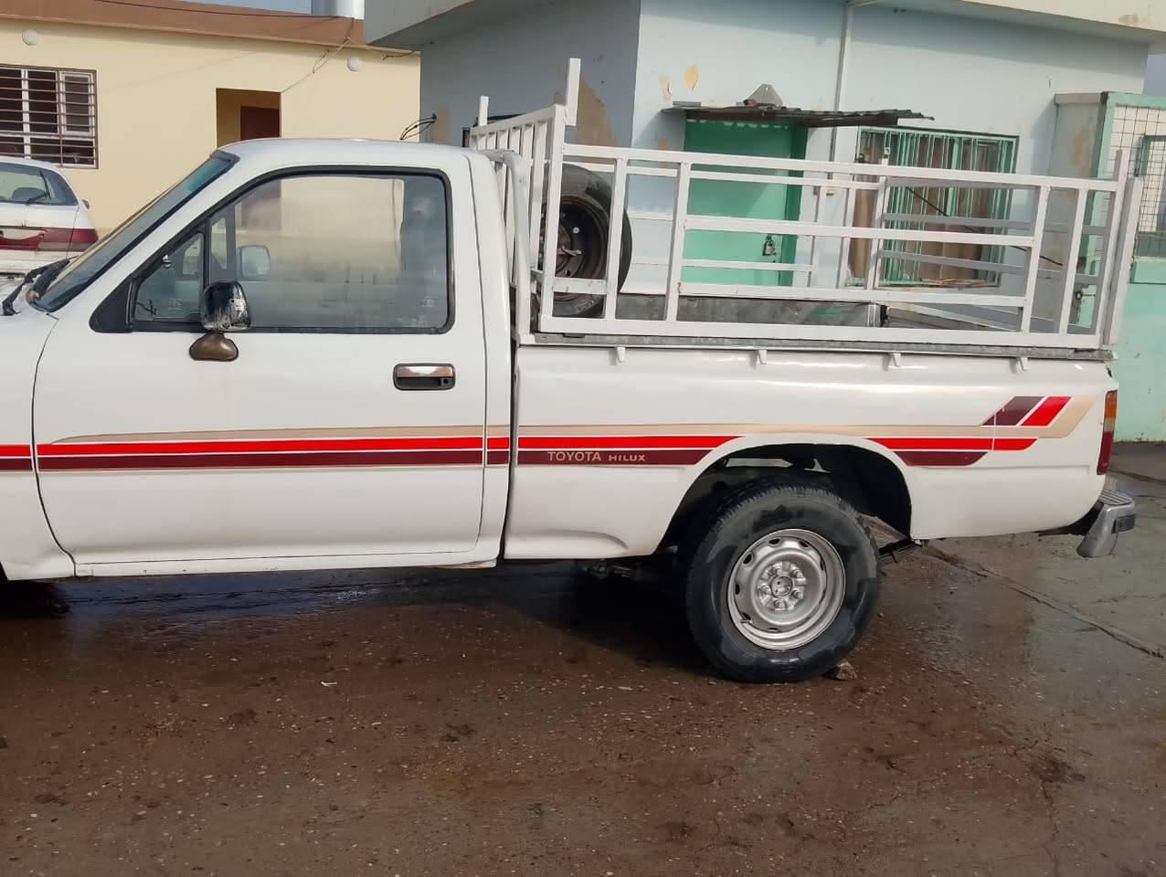 السلام عليكم بيكم موديل 89 محرك وكير شرط 
كهربائية، كلها شغاله حدادية، وصبغ جمالية جديد
بيكم كلو شرط السعر 50 وبي مجال شي بسيط 
شراي اتصل على ‏‪***********‬‏ او تعال خاص
