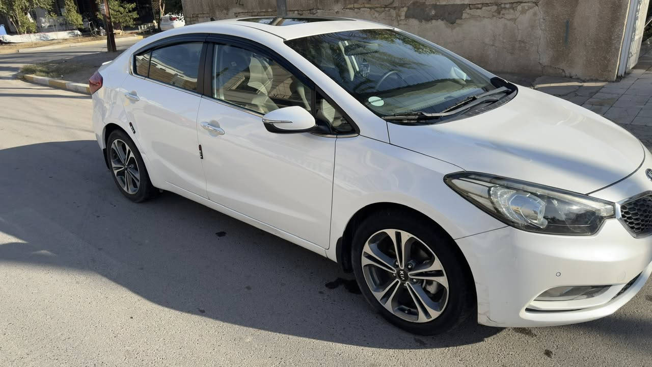 سلام عليكم
كيا سيراتو 2015 
مواصفات الشركة الدولية فول ماعدا البصمة 
السيارة نظيفه مابيها صبغ فقط بارد بالجاملغ الخلفي
السيارة ماشية 133 الف حقيقي
سعر السيارة 133 ورقة وبيها مجال بسيط
للاستفسار الاتصال على هذا الرقم ***********
المكان : بغداد السيدية
