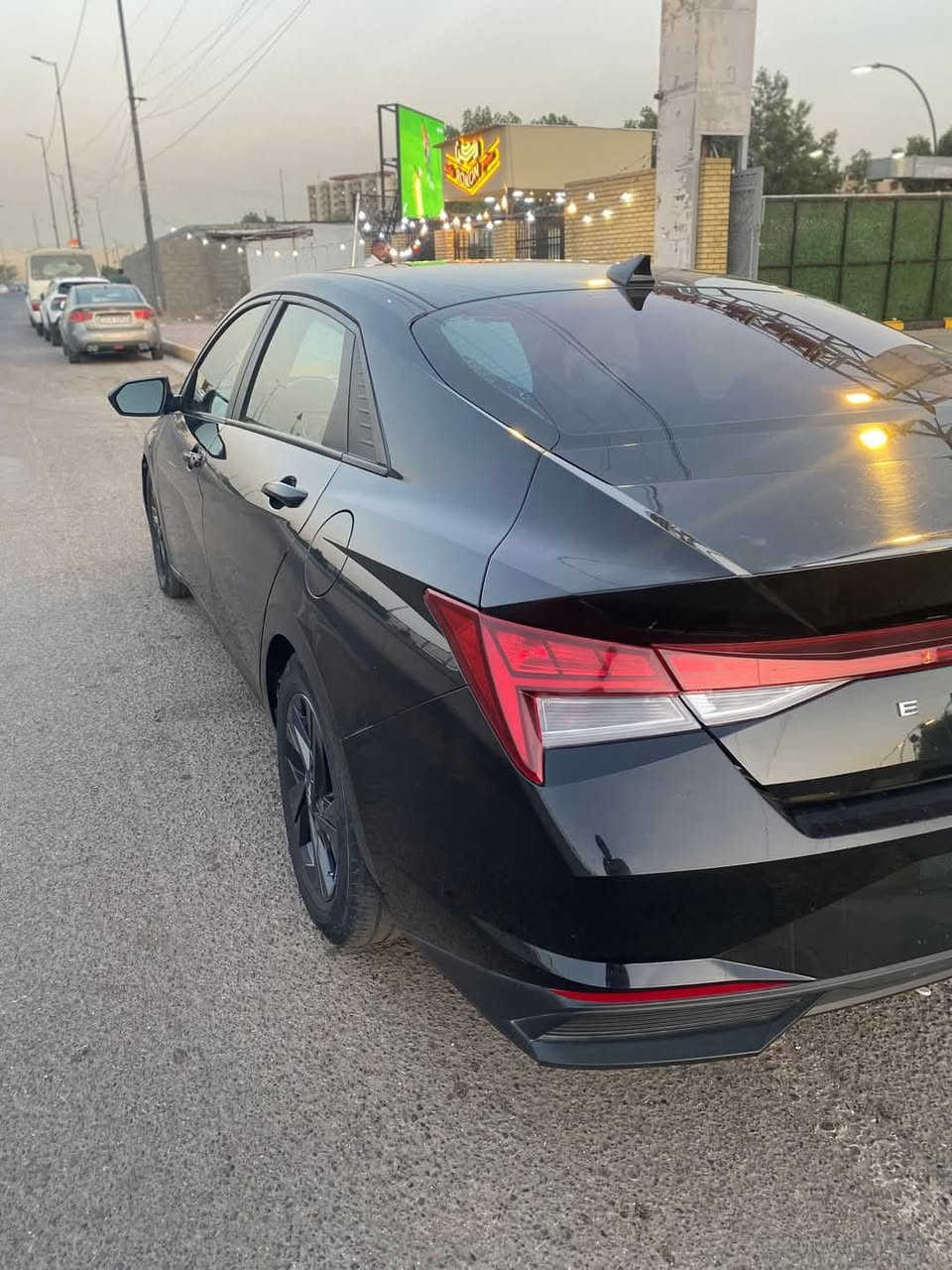 السلام عليكم
للبيع. الانتره هايبرد 

موديل 2023 رقم بغداد إنكليزي 

حادث جامع وبنيد تبديل فقط 
والجاملغ الثاني بي صبغ بسيط 

مواصفات فول عدة الفتحه 

السعر :134 ورقه وبيه مجال بسيط  

مكان السيارة : البياع شارع 13 

الاتصال: ***********
