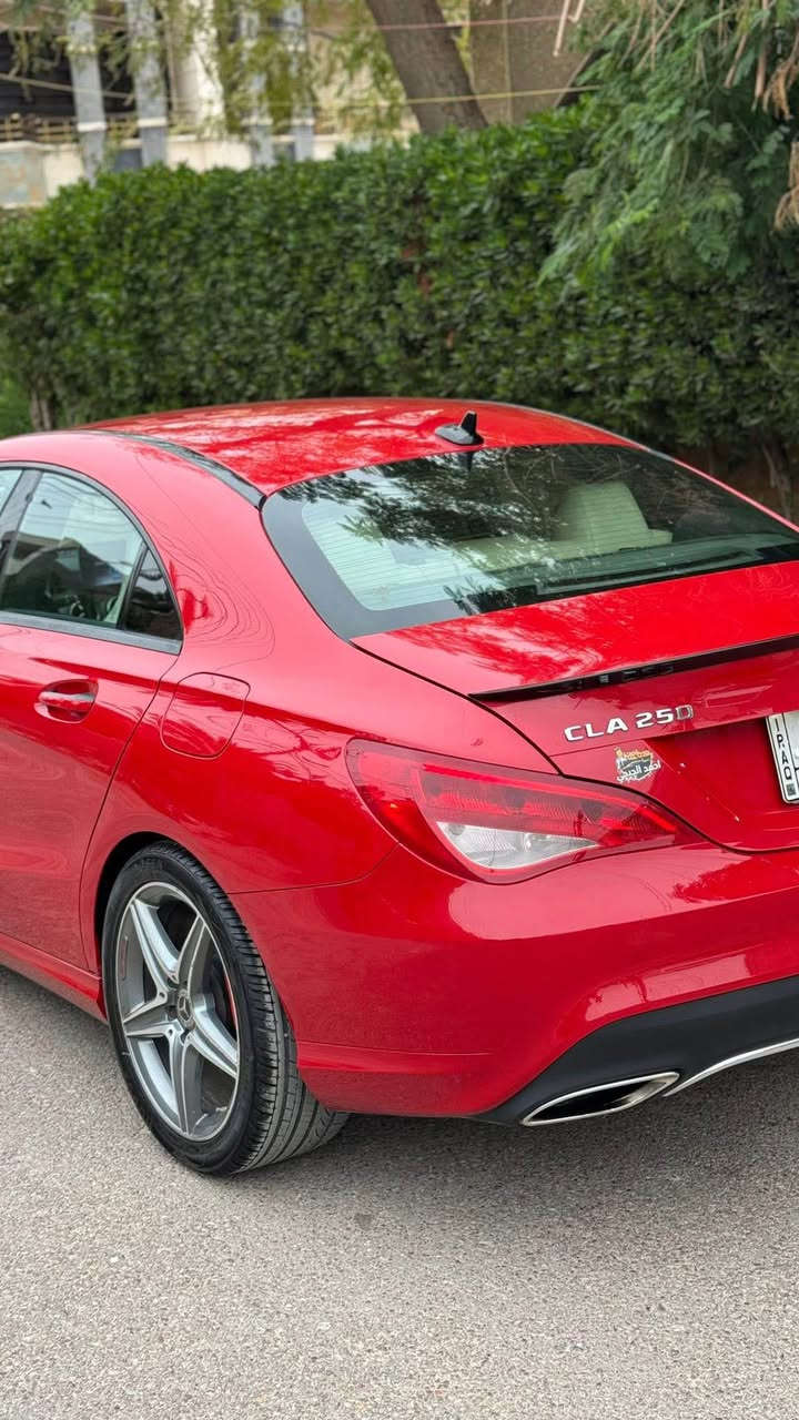 مرسيدس CLA موديـل 2018
وارد امريكي حادث جاملغ سايق مع الباب 
باب مبدل نفس اللون بلادي والجاملغ مصبوغ
ايربالك بردة فقط وصور الحادث مرفقة
داخل اوف وايت
شاشة كبيرة
محرك 2000 بحالة جيدة جداً 
رقم بغداد
مكان السيارة السيدية
سـعر ١٧٠ وبيهه مجال بسيط
*********** بغداد, العراق
