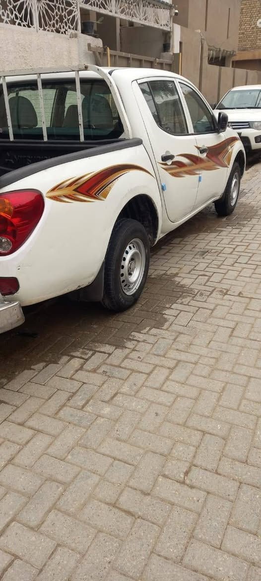 سلام عليكم مستبوشي مديل 2010 ياباني مكينه حداديه مفكوله تبريد تدفهه شغال سياره لاضربه ولا صبغ عده باب خلفي مال البدي رقم بصره تحويل بغداد سنويه 2028
 العنوان بغداد شماعيه رقم الهاتف *********** لا يوجد وتساب
