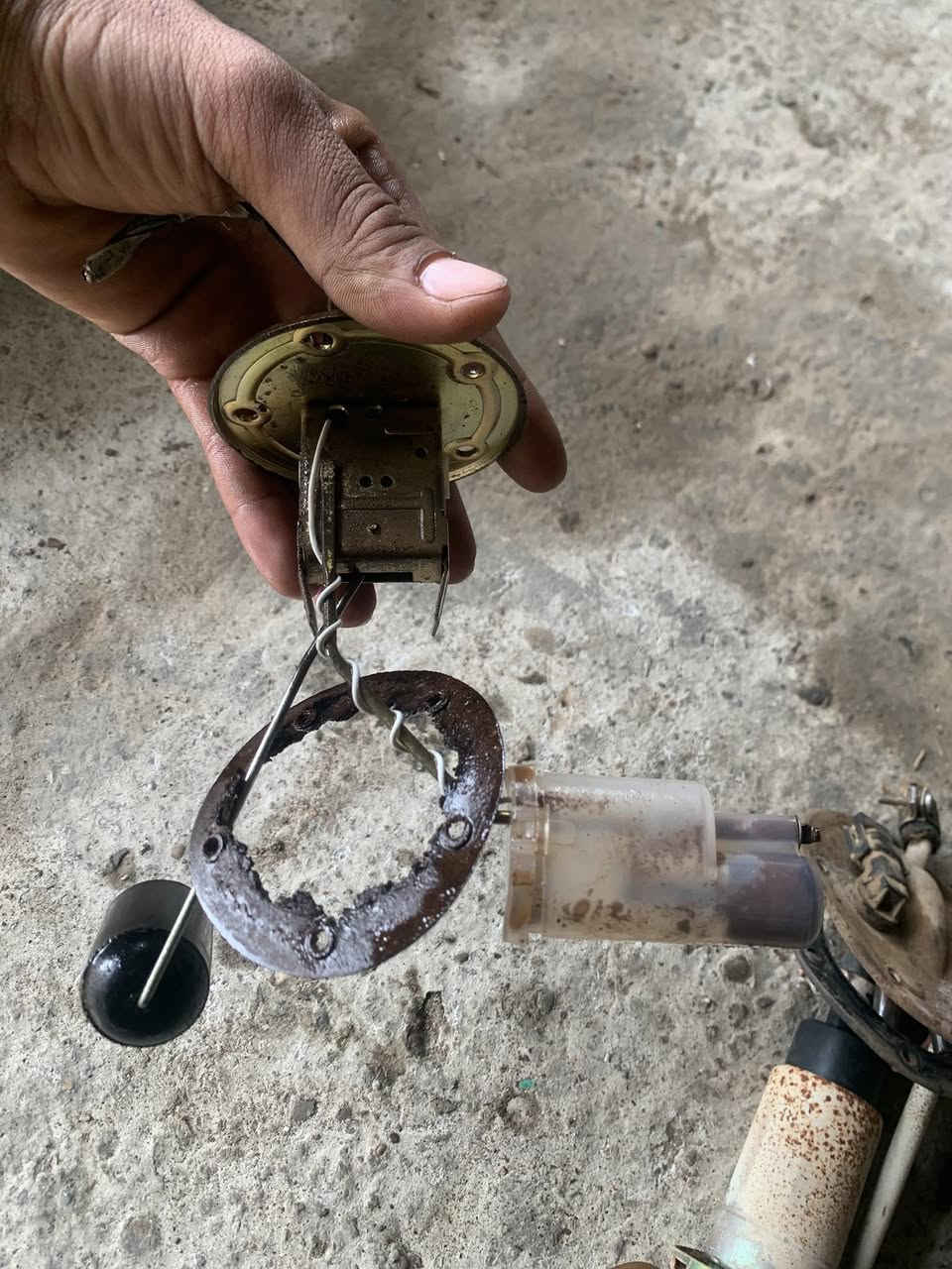 نص محرك مسكر. بضمان وبشرط ب 180 الف. نضيف كلش اخوان مكاني ديالى بعقوبة قرب جامعة ديالى ***********
