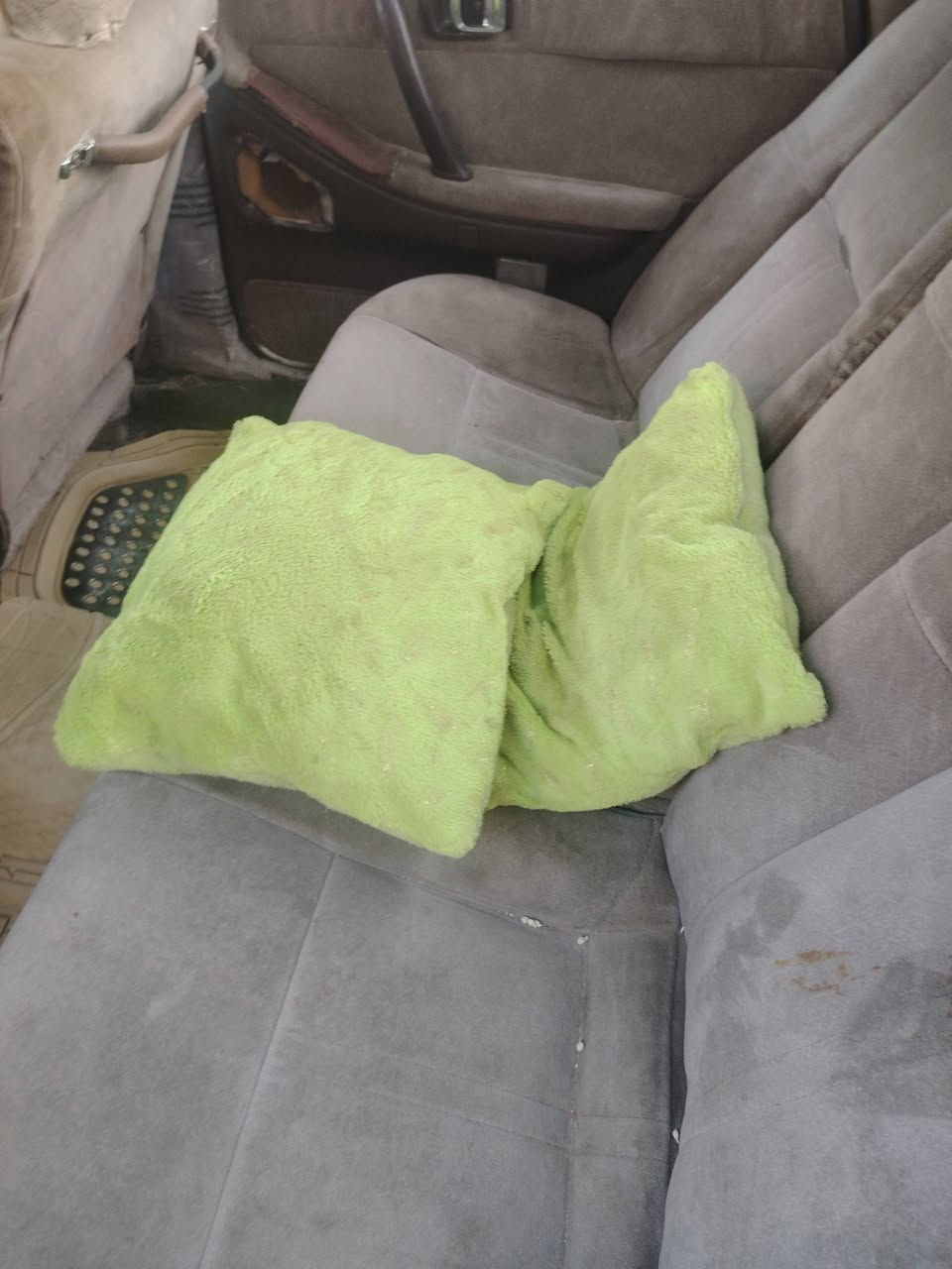 هارتوب موديل١٩٩١ رقم بابل انكليزي باسمي كير ومكينه جدد تخم تاير تخم تاير سعرها ٣٨ وبيها مجال حك لجيه
***********
