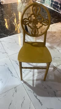 إسلام عليكم كراسي للبيع للعدد ١٣٥ سعر ٧ الاف  ٠٧٧١١٨٥٣٤٥٩