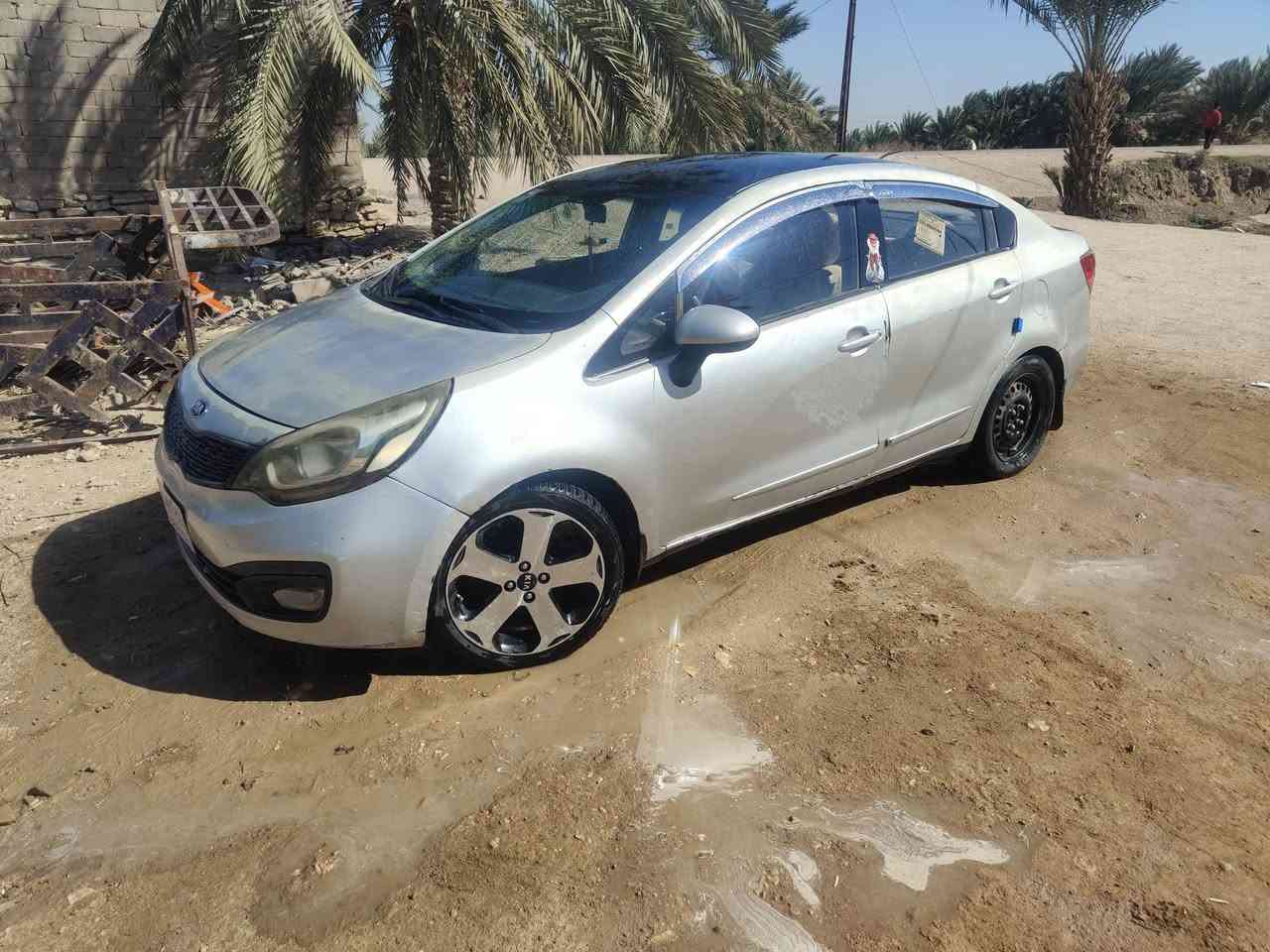 سلام عليكم
كيا ريو موديل 13 
سيارة بيها جراد وبيها دحجات سابقا
كير مكينة حدادية حلوات 
رقم مثنى سنوية طايفه من 2020
معوقين مالكها بالسماوة 
السعر 70 وبيها مجال غرامات وطوفان حسب الاتفاق 
مكان السيارة السماوة الهلال 
أي تفاصيل اتصل وتدلل 
***********
