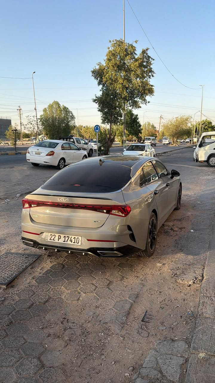 السلام عليكم 
K5 GT lien
حادث جانبي فقط البجم كبس بلادي 
لون اسمنتي ولون الغرفه احمر
فول مواصفات اعلى فئه رادارات اماميه خلفيه جانبيه
ماشية 43 الف ميل 
مكان نجف
السعر 179 وبيها مجال 
***********

