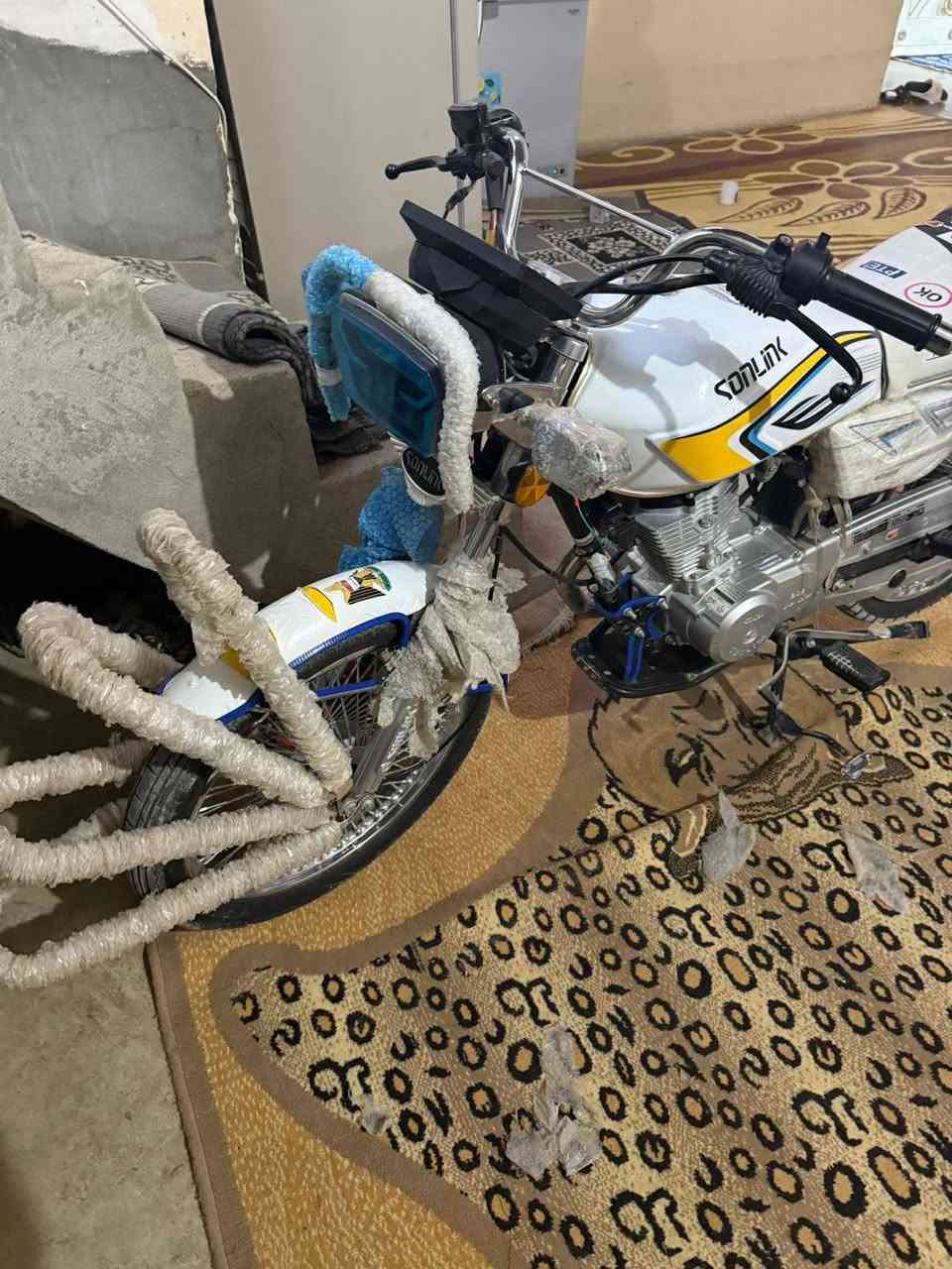 السلام عليكم سولنك للبيع موديل 2025 جديد مجنبز كامل ماشي 1850 بعده زيروو السعر 780 وبي مجال استفسار أكثر ادخل خاص او اتصل عل رقم ***********
