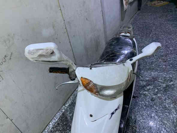 السلام عليكم دراجه عصفوريه للبيع دراجه حلوه بيه دبل رياضي و فج امامي سعر 275 و بيه  مجال الطيبين مكاني بغداد البلديات ***********
