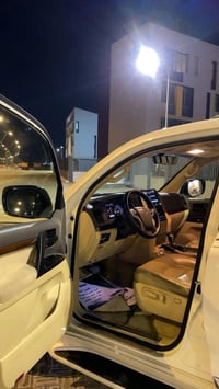 للبيع تيوتا لاندكروز 2017 محرك 8سلندر شركه ساز رقم بغداد ماشيه 131 مكف...