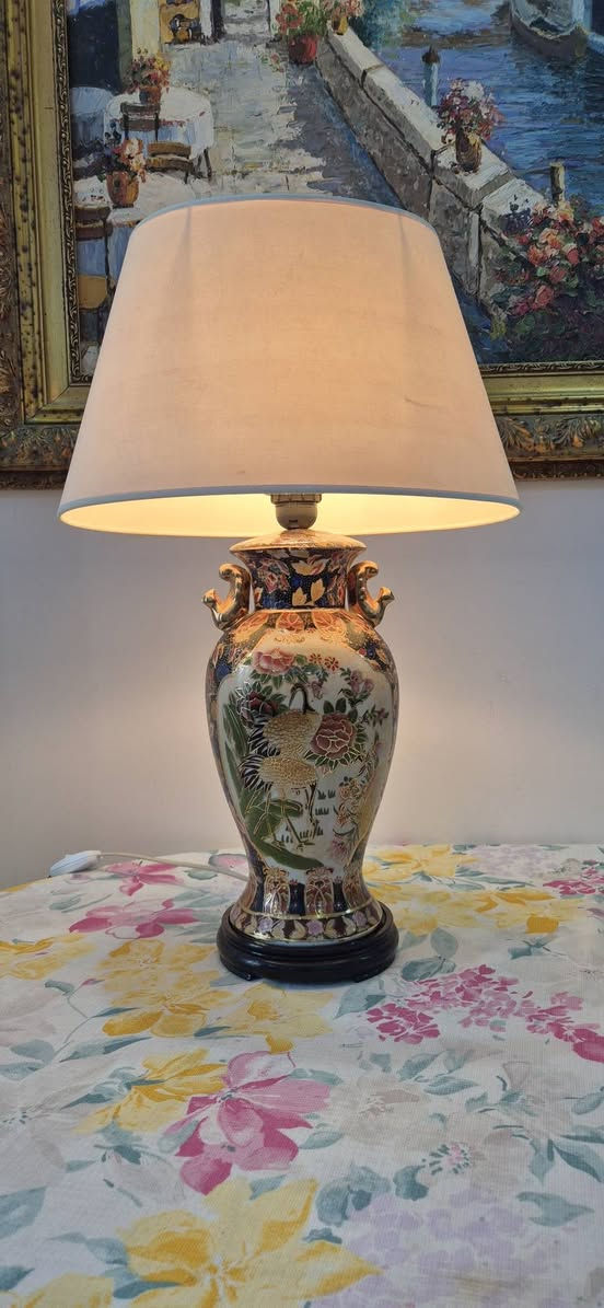 Ancienne lampe  style chinois en porcelaine  (63cm)


**إذا كنت صاحب هذا الإعلان وتريد حذفه لأي سبب، رجاءا أرسل رسالة إلى الدعم الفني**