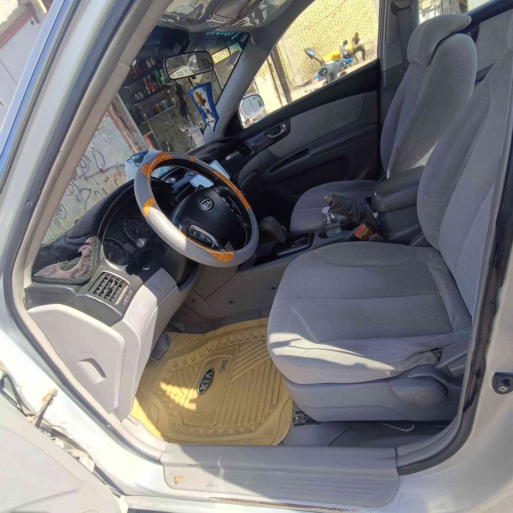 سلام عليكم سياره كيا اوبتيما 2007 وارد امريكي سياره بيها صبغ حزام كير ومكينه وحداديه كله جديد سياره بيها جاملغ وبيها ضربه مال أمريكا بنص الدوسه   سياره باسمي تحويل ثاني يوم.سعر ب95وبيها مجال ‏‪
***********
