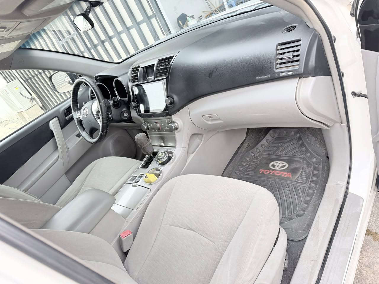 هايلندر 2012امريكي 6سلندر
فئة LE بيها صبغ الجاملغ الخلفي 

وبارد اثر شخط بي البابين جهة اليمين

السياره نظيفه وكاعده رقم اربيل

مكاني تكريت 

للتواصل***********
