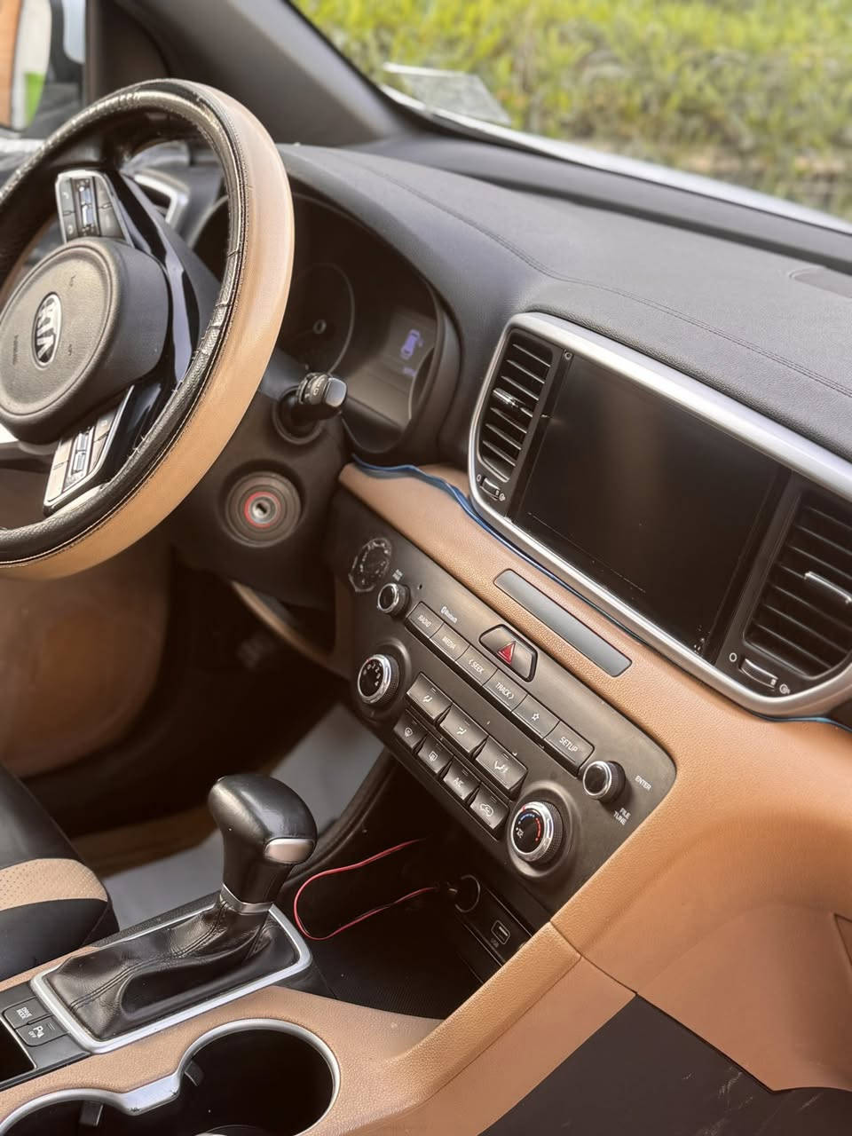 سلام وعليكم بسبب الوعود الكاذبة تم تنزيل السعر سبورتج موديل 21 مواصفات عادية اريل انفكيشن شاشه كامره حساس خلفي بيها سعرها 190عنوان بغداد حي العامل ***********
