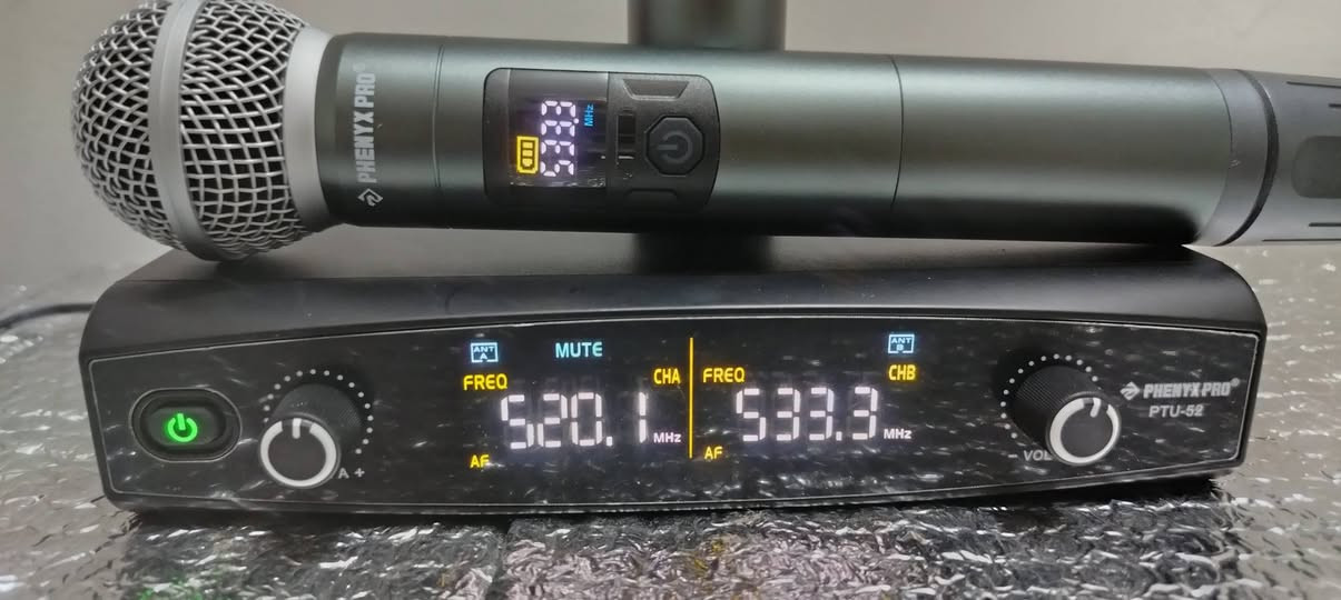 السلام عليكم ورحمة الله وبركاتة خدام الحسين توفرن مايكات لاسلكي باله جديد بكارتونته وجيسه مامستعملات من شركة Sennheiser دبل مايك  الجيل 3 أمريكي مصنع لولاية كنده مع مايكات لاسلكي من شركة PHENYX PRO امتياز الماني اصلي دبل مايك اي استفسار هذه رقمي *********** اخوكم وخادمكم ملا عصام الكربلائي
