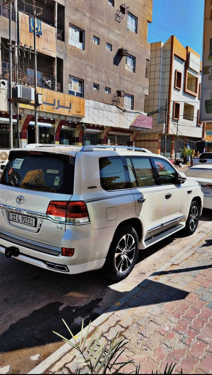 السلام عليكم
لاندگروز موديل 2021 سااز 
رقم بغداد انگليزي بأسمي مشروع وطني 
السيارة بيها تبديل جاملغ جهة السايق الأمامي 
مع اشبر صبغ بنيد الباقي مكفول
ماشية 100 الف 
فول مواصفات 
4 كامرات امامية ومحيطية 
حساسات 
جنطه كهربائية 
اربع بصمات ابواب 
تخم تاير 
السيارة حلوة 🔥ونضيفه
مكان السيارة السماوة 
سعرها 530 وبيها مجال بسيط 
للاستفسار *********** او المراسلة خاص او واتساب
