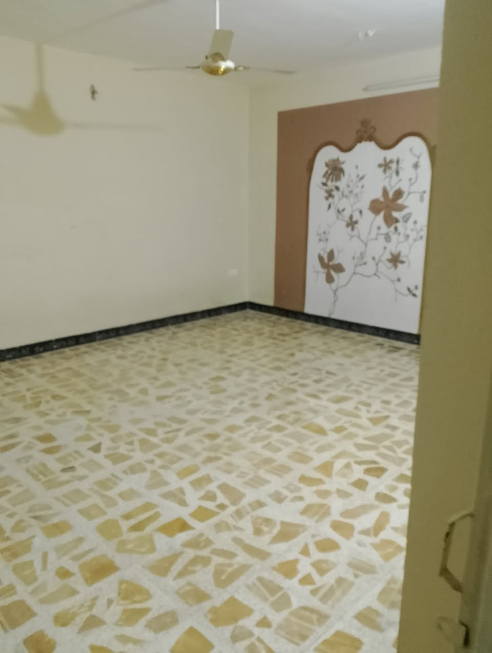 دار للايجار مساحه 200طابق ارضي غير منعزل حي العسكري قرب كوزمتك ايناس
استفسار أكثر ***********
