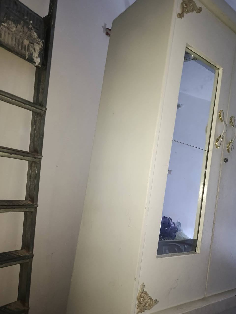 كنتور للبيع سعر 50 موجود بغداد حسينية ***********
