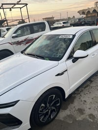 سوناتا مديل 24 رقم مثنى ضربه مالتها داخل المنشور سياره ولاايرباك طاك ب...