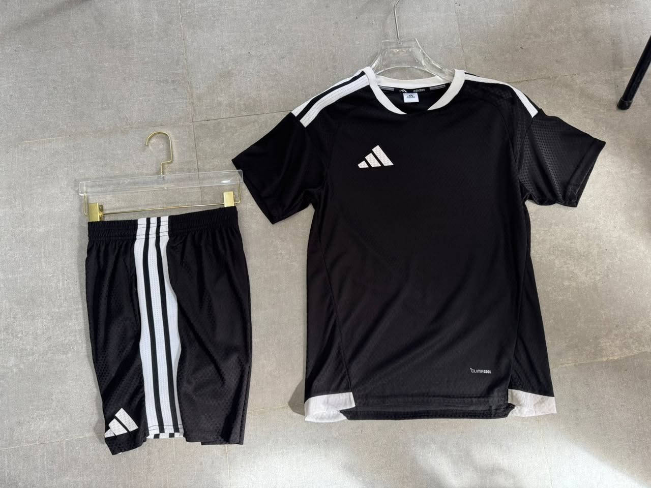 جديد شركة مضمار ميسان الرياضيه 
تشيرت وشورت ماركه اصلي خامه روعه 
القياسات M L XL XXL
السعر 25 الف
العنوان العماره عواشه شارع بيت سيد جبار


**إذا كنت صاحب هذا الإعلان وتريد حذفه لأي سبب، رجاءا أرسل رسالة إلى الدعم الفني**