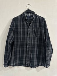 قميص أوروبي • مقاس L • رمادي واسود مربعات