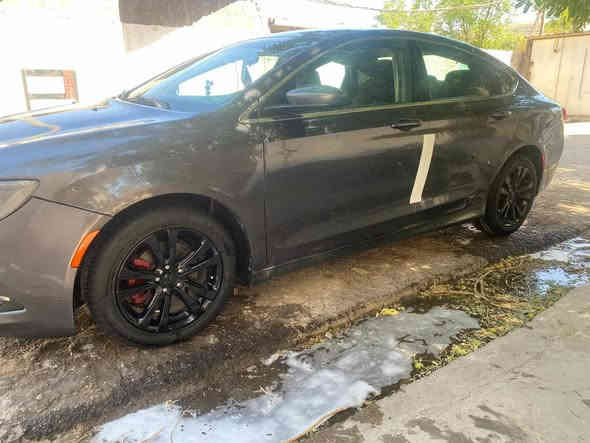 c200 موديل 16 
ضربته بس بنيد مكاني بايل 
السعر 115 او بيه مجال رقم تلفون ***********
