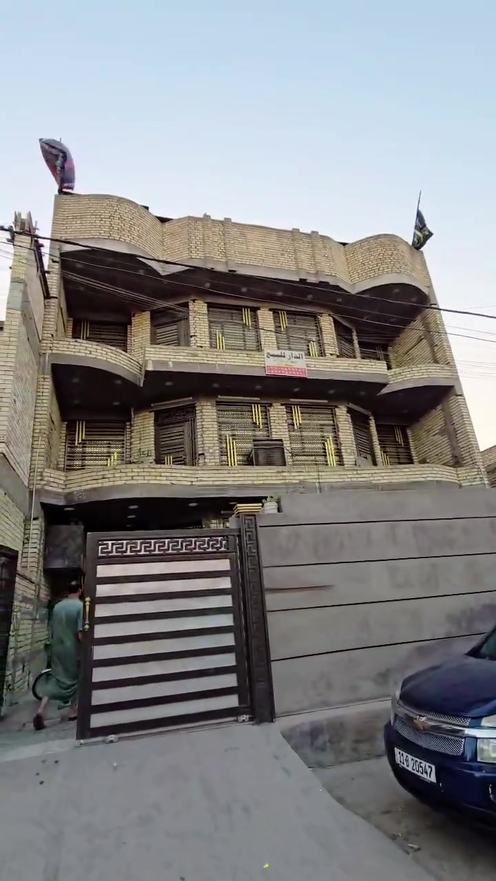 🏡 ✨ بسم الله الرحمن الرحيم ✨
🌟 فرصة مميزة للسكن أو الاستثمار 🌟
📢 رقم الإعلان: 997
📍 بغداد / الرصافة / حي الزهراء (الكمالية سابقاً)
🏠 بيت حديث البناء (2023) 📄 طابو ملك صرف 📐 المساحة: 322 م² 📏 الواجهة: 12 متر 🏢 يتكون من 3 طوابق
✅ توزيع عملي وحديث. ✅ 10 غرف نوم. ✅ صالات واسعة. ✅ 4 مطابخ. ✅ 6 حمامات. ✅ 2 كراج. ✅ 2 بيتونة + 2 سطح. ⚡ خدمات مستقلة (كهرباء، ماء، مجاري). 📑 مفصول بسندين حصتين.
📞 للاستفسار: *********** ***********
🤝 مع الشكر أبو أيمن للعقارات
#عقارات_بغداد #بيت_للبيع #طابو_ملك #الكمالية #حي_الزهراء #ابو_ايمن_للعقارات
