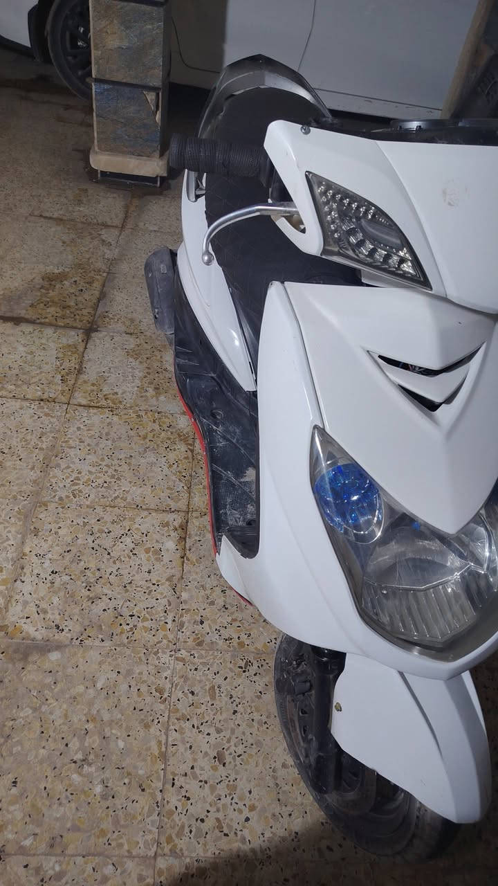 السلام عليكم ورحمة الله وبركاته
سكنس فحل ياباني قبق نفخ نكره سلف خير من الله معدل وكلجات اماميه رياضي فقط الخلفي بلاد المكينه بلاد كفرات تجاري نسخه طبق الأصل ماشيه ۸٨۸۰ دراجه نضيفه كدامك وتخبل خير من الله كهربائياتها كلها شغاله ميه بل ميه تجي تفحص الدراجه عجبتك تأخذها معجبتك عوفها وروح السعر 
خاص او الاتصال رقمي *********** 
اذا متعرف بلدراجات لتتعب نفسك وتتعبني الي يريدها متوفر واتساب وايضا خاص ومتابع التعليقات
