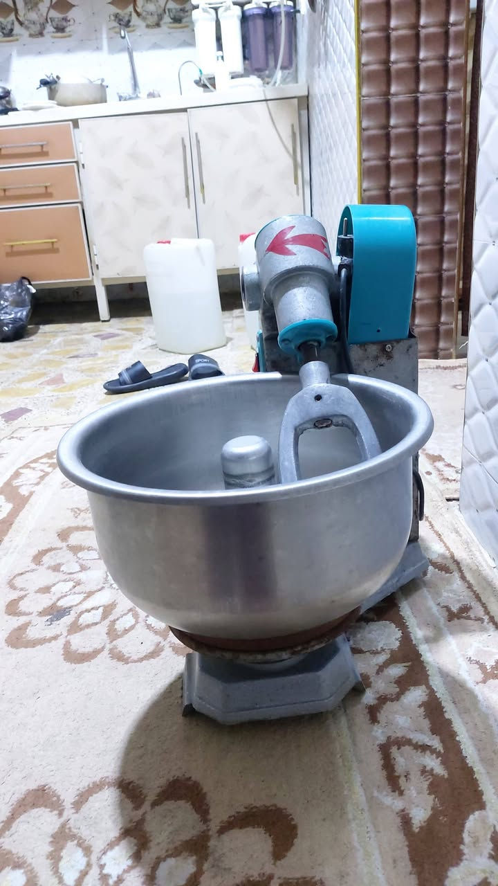 عجانه كبيره خمسه كيلو
سعر ١٥٠ رقم
***********
