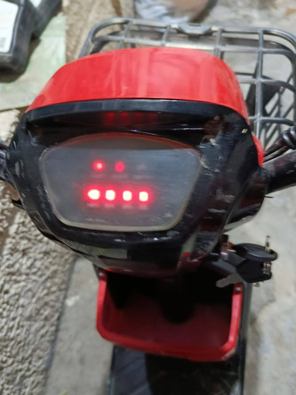 السلام عليكم دراجه شحن للبيع نقصها بس بطاريات السعر 175الاستفسار 
***********
