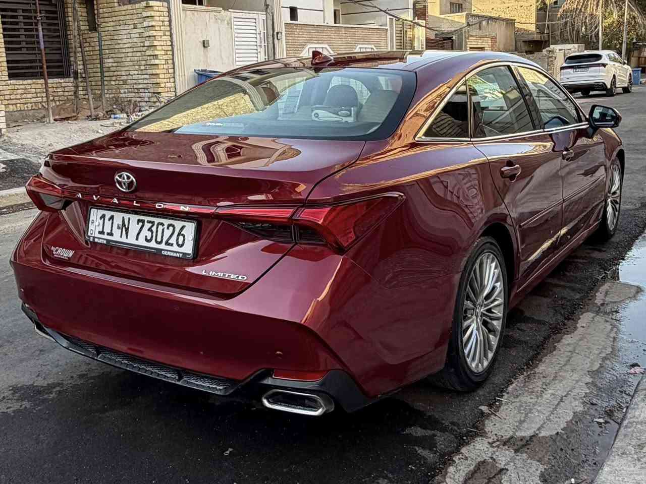 السلام عليكم 
تويوتا افلون 2019 لمتدد 
Toyota Avalon 2019 Lemetid 

اعلى فئة فول مواصفات وارد امريكي والسيارة رقم بغداد

ماشية 100 الف كيلو 
محرك V6 سلندر 
فتحة سقف
كراسي خزن ميموري
مقاعد الأمامية تدفئة وتبريد
مقاعد خلفية تدفئة
ستيرن تدفئة
شاشة تدعم الApple car play
نظام صوتي سماعات JPL
رادار امامي وخلفي وجانبي
تحذير مغادرة المسار
كامرات 360
المصابيح Led
عرض السرعة والمعلومات عله الزجاج-
 الأمامي (Head-Up Display)
حساسات امامية وخلفية
شاحن لاسلكي
كشنات كهرباء 

وبعد بيها هواي مواصفات

السياره وارد امريكي داخله كلين بس بيه صار حادث بل عراق صبغ بنيد جامغ والباب بيه شويه بارد بدون ابرباك.

وصور الحادث موجوده 

مكان السيارة بغداد شارع فلسطين  

السعر $19500

رقم التواصل.  ***********
إذا ما اجاوب اكتبلي واتساب اني ارجع اتصل.
