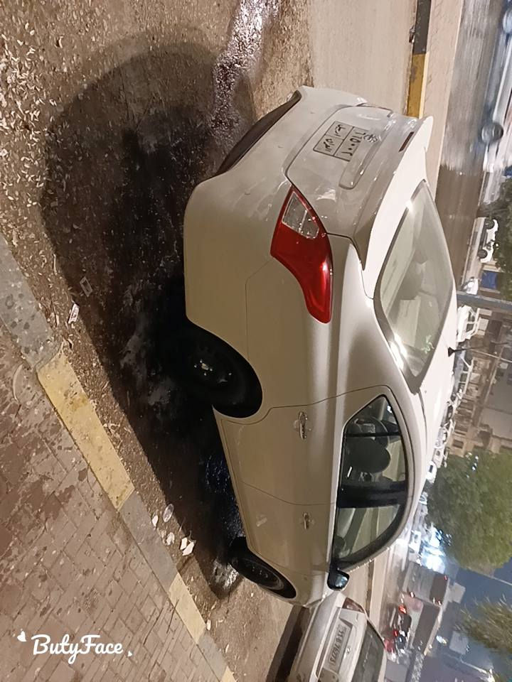 سلام عليكم نيسان صني. 2021 بيع قصد او مده مقدمه اقل شي 75 و شهر  3 ماكو شكال لستفسار اكثر تصل او مرسله وتساب او صفحه سعر نقد 110قفل وعليه غرامه ينزل من سعر  و سعر قصد تصل دلل او مرسله صفحه
هندي اصلي ماشيه 55 ام بلاته زركه
كفاله من صبغ تبديل بيه بارد قليل رقم اربيل سنويه ما صاقطه. جهازه من كلشي بعده جديده
لستفسار اكثر ***********
 مكاني نجف
