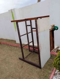 ميز حديد • موصل