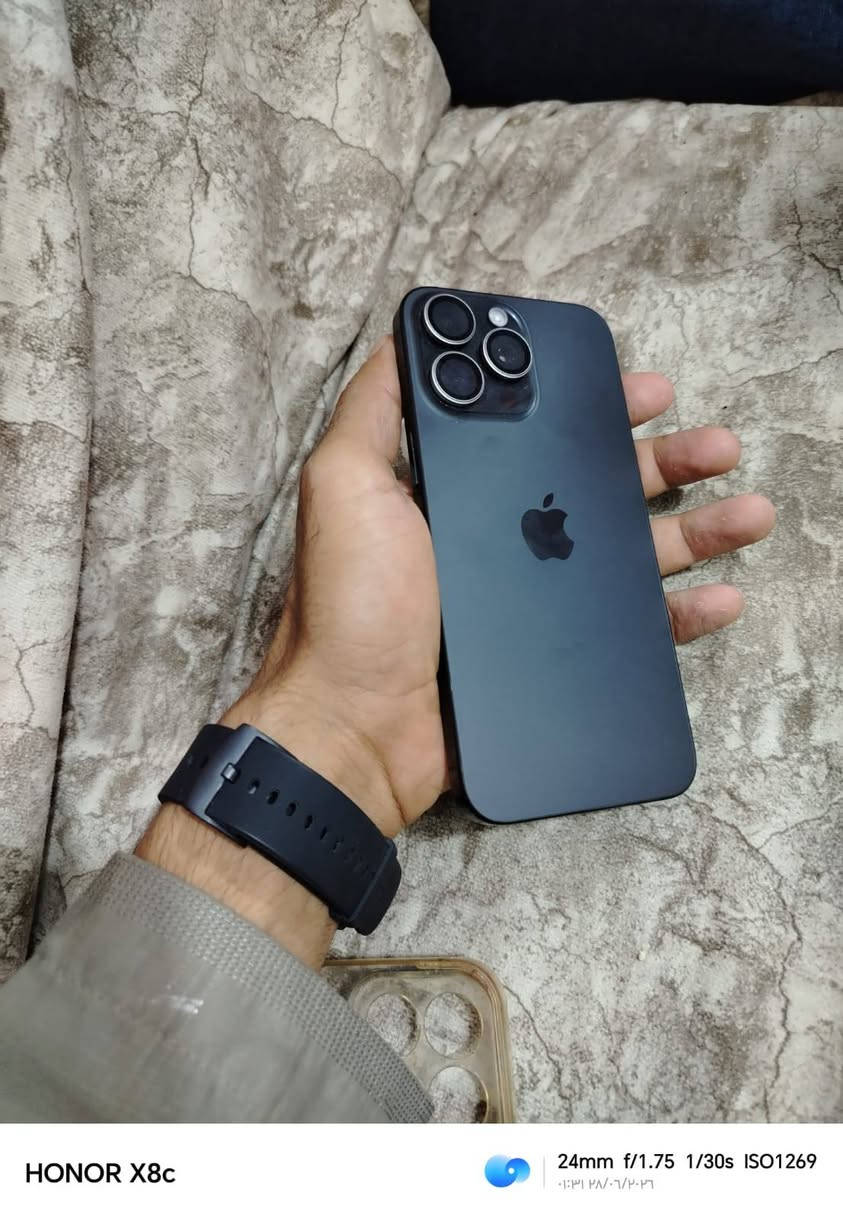 15برو ماكس ذاكره ٢٥٦ بطاريه ٩٥ مشحون ٢٦٣ مره كارتون كامل مبدل بي فقط شاشا اصليه فيس ايدي شغال باقي عل فحص تلفون اني فتحته من كارتون سعره ٨٨٠ وبي مجال مكاني تكريت ***********
