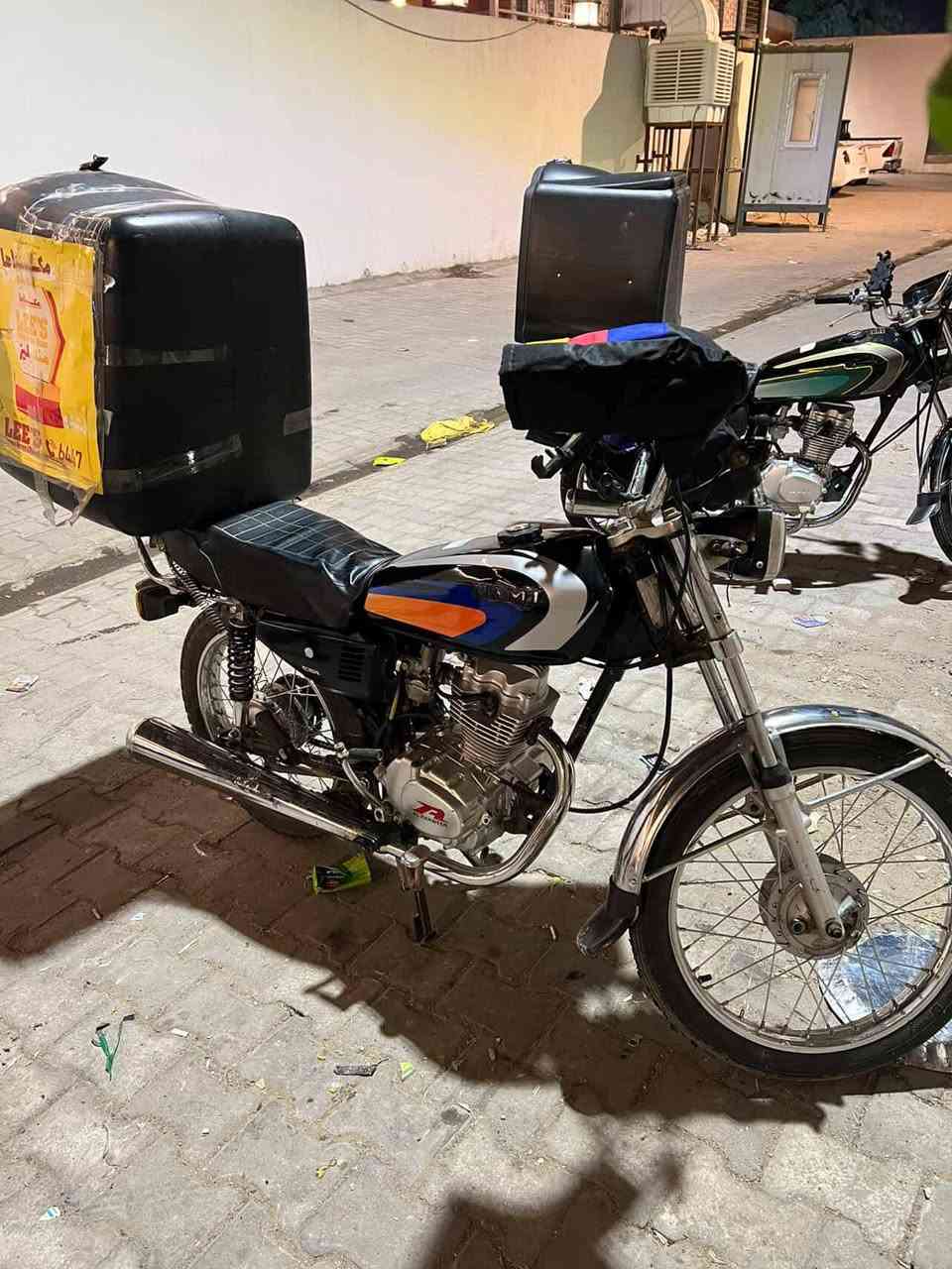 سلام وعليكم دراجه نامه مديل 2017 اوراق اصولي مكينه رابيدو دراجه نضيفه ماناقصه شي السعر 900 
رقم المبايل : ***********
