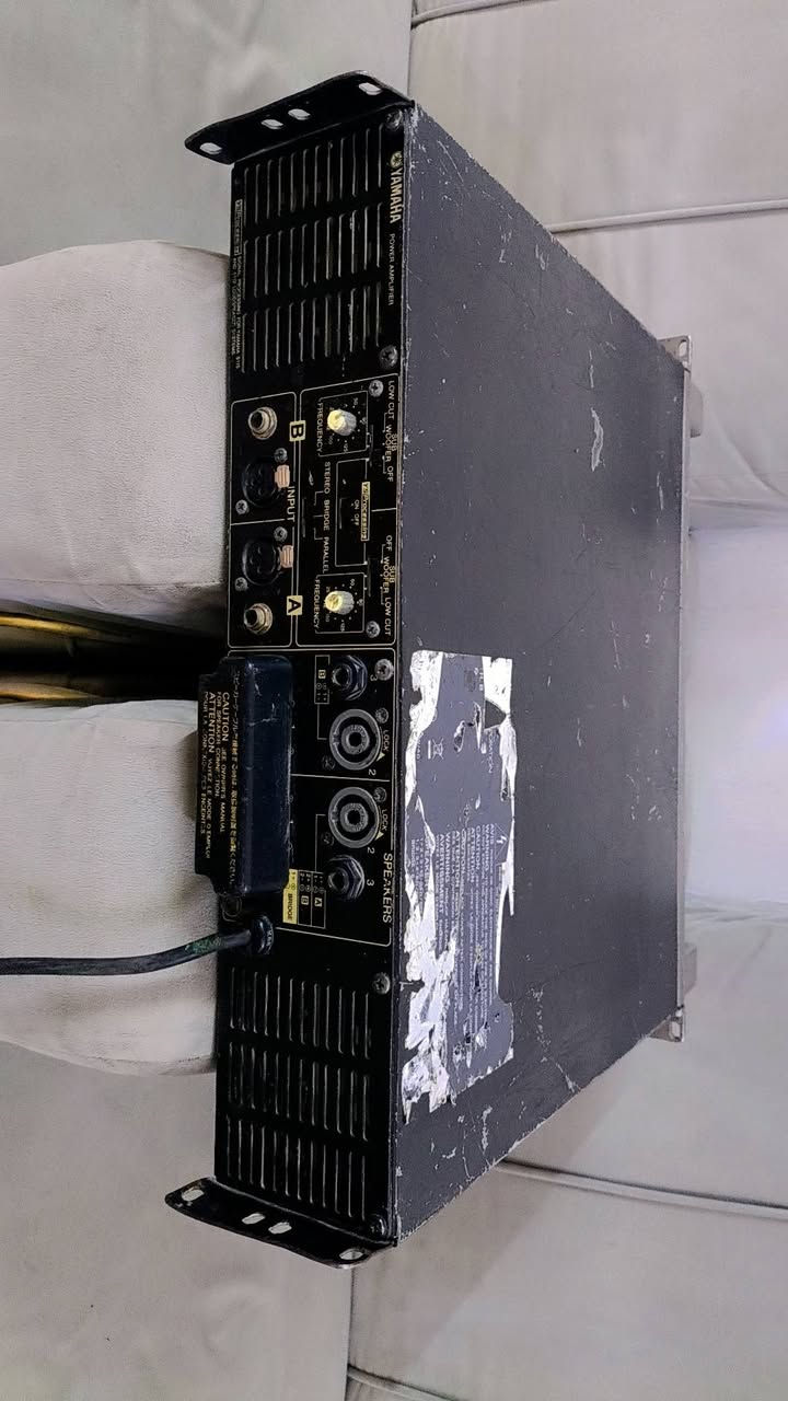 سلام عليكم بور ياماها 7000اصلي اصلي اصلي مكفول من اي تصليح للبيع سعرة 375الف دينار مكاني بغداد تواصل على الرقم ***********
