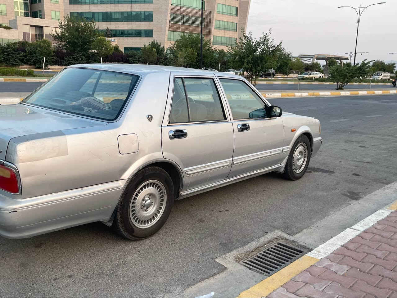 سدریک مۆدێل 2001 بێ بۆیاخ بێ دەعموو لێدراو گێڕ و مەکینە و ئەکسل و تەبرید سارد 🥶و گەرم بەشەرت سەنەوی هەتا2031تازەیە بەناوی خۆمەوەیە هەزەی هەتا2027تازەیە ناوی لە حاسیبە نییە بەشەرت تەحویلی ئەسڵییە سەیارەکە ناوی لەسەردوقی شەریکە ماوەتەوە 4تایەی تازە کامل مەسرەف کراوە لایت LEDسەیارەکە هی مەعرەز نییە ماڵی خۆمە لەدەعامی دواوە بۆ دەعامی پێشەوە بەشەرت 
شوێن/سلێمانی
سعر/48گەڵاو معامەلە
ئاسیا/***********
کۆرەک/*********** السليمانية, العراق
