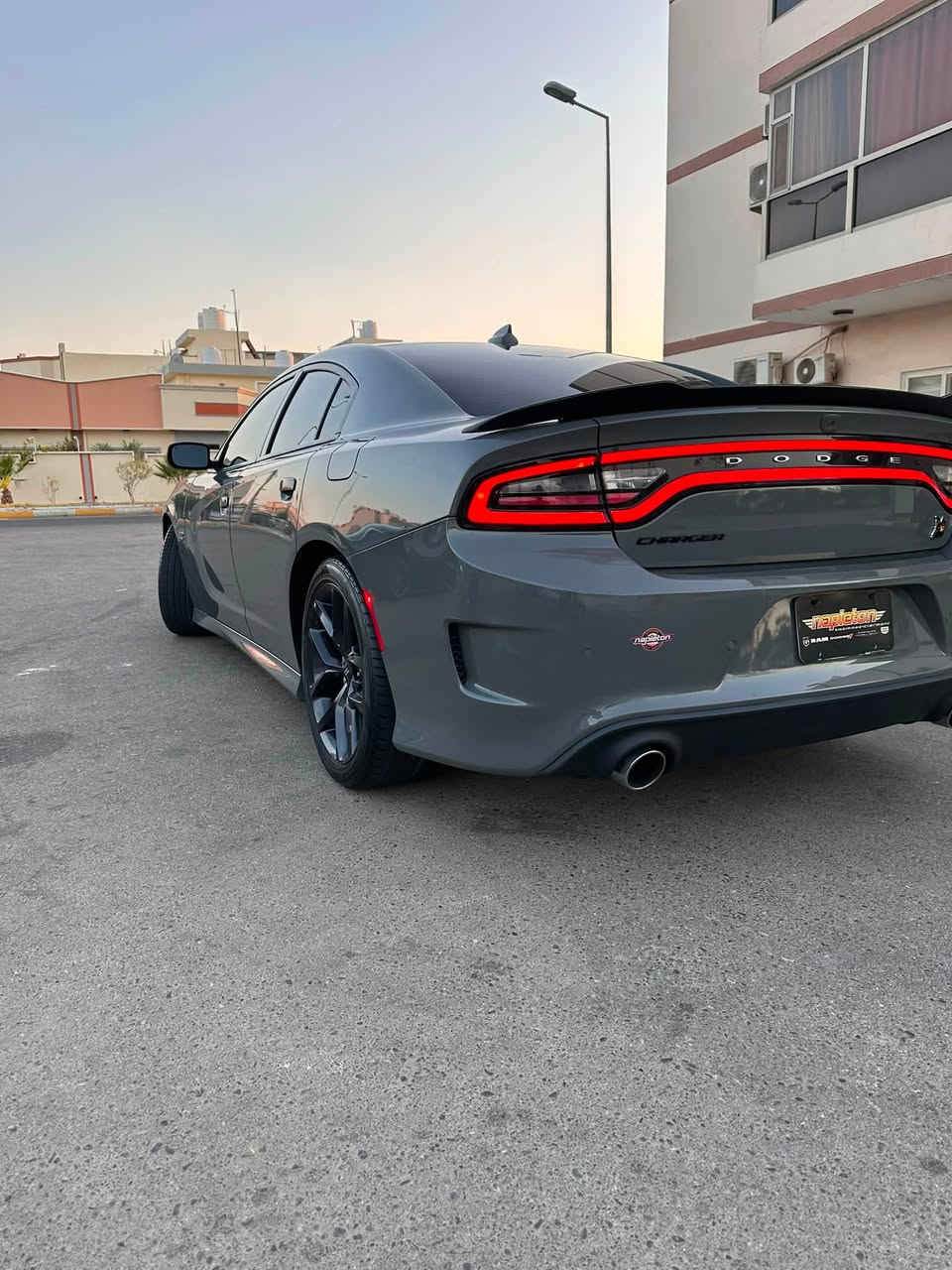 السلام عليكم 
جارجر 2023 الاصدار الاخير ستوك ع وضعها البلاد 
سكات باك SRT392 - 6400 محرك 8 سلندر السيارة نقصها فتحة 
باقي المواصفات فول حتى رادار امامي بيها 
الحادث:  بيها بارد بالبنيد شي كلش قليل 
و خصرة بسيطة بمقدمة بالشاصي الايمن والباقي كفاله
ماشيه 30 الف فقط حرة باسمي تترقم جميع المحافظات 
مكاني البصرة - مجمع الامل السكني متواجد اتصال و واتساب فقط 2C3CDXGJ3PH653571
سعر السياره 265$ 
 ***********
