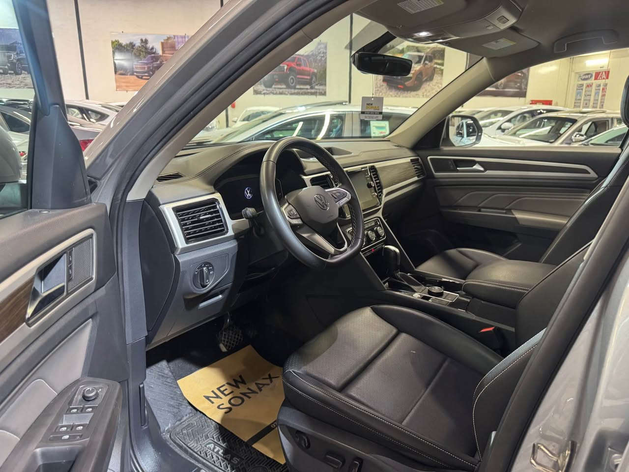 فولكسفاغن اتلس ٢٠٢٣ SE 
بدون صبوغ بدون ايرباگ 
٦ سلندر ٤*٤ دفع رباعي 
كوشن جاد كوشن هيتر برده 
*********** أربيل, العراق
