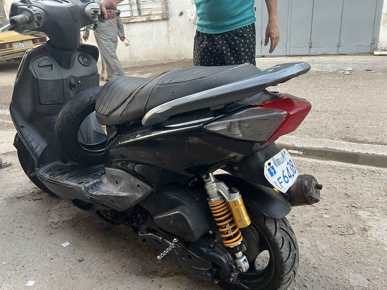 سكنز نثية للبيع نضيفة تجي وتشوفها بعينك بعد انضف من صور بيها تزويد دبلات وقبقات مال كور اربعه وبيها تزويدات خفيفه بعد متوازي عليها الله شاهد خير من الله سعر ٤٠٠ مكان بغداد الحرية رقمي ***********
