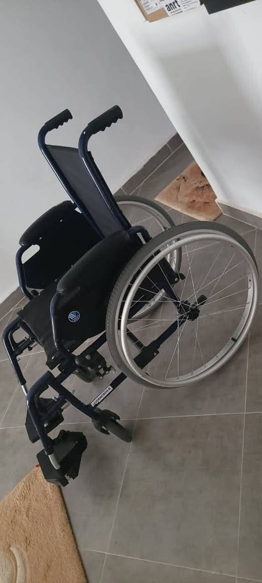 سلام عليكم  شباب من رخصة الأدمن يوجد لدينا كرسي عاديه  للبيع المكان بغداد النهروان
التواصل على هاي الارقام عندي واتساب   (***********)(‎***********)
