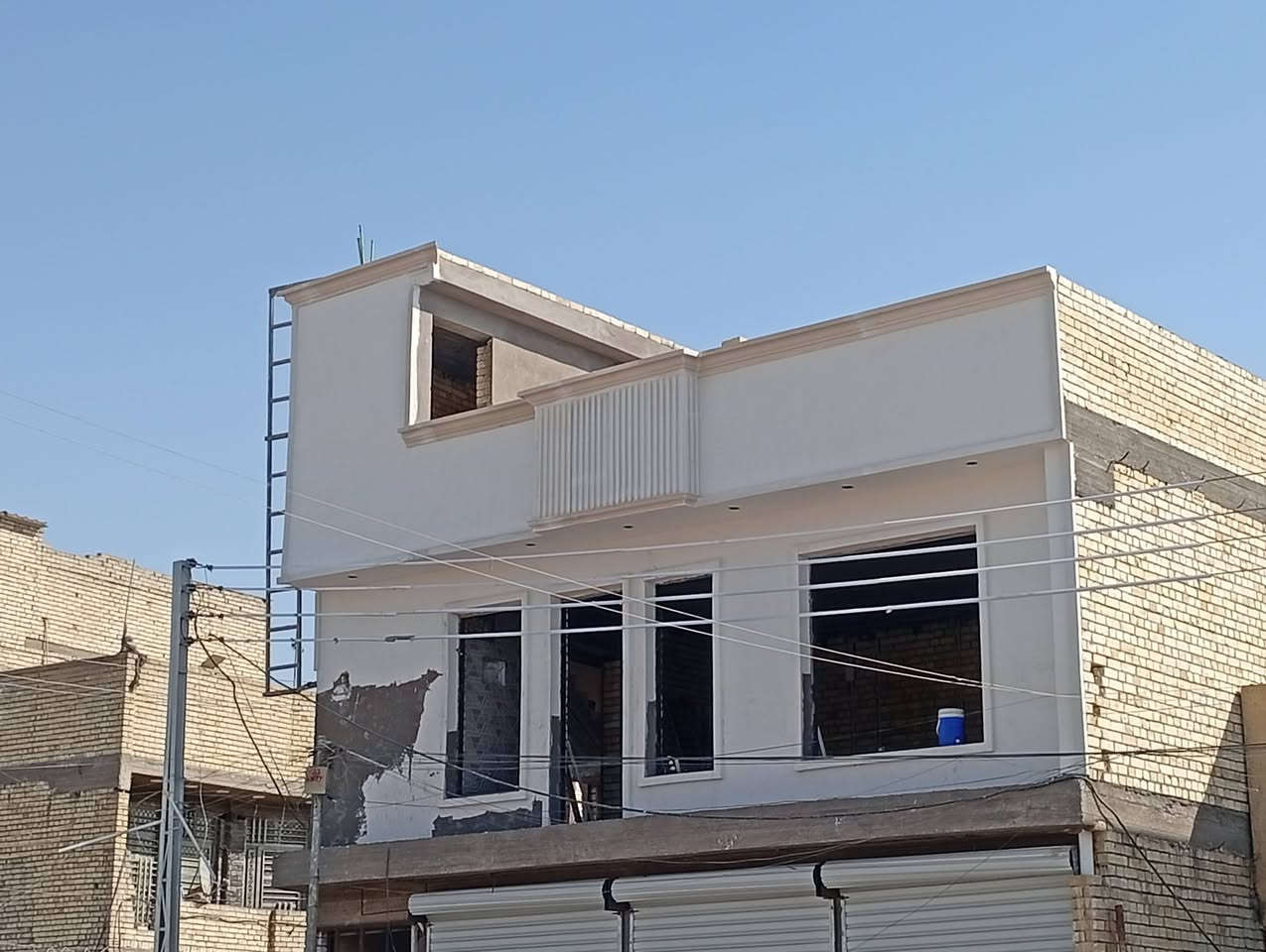 السلام عليكم متفرغ حالين لباخ واجهيات وصفاح ومناور كل بغداد فقط ***********
