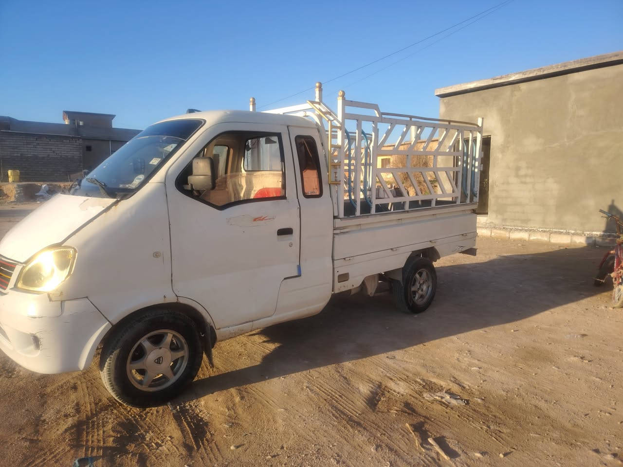 كيه هيفا 2007 محرك كير شرط نضافه كشر وتاير 
جاهزه .منفيس كامل السعر 22 وبيها مجال بسيط 
***********
